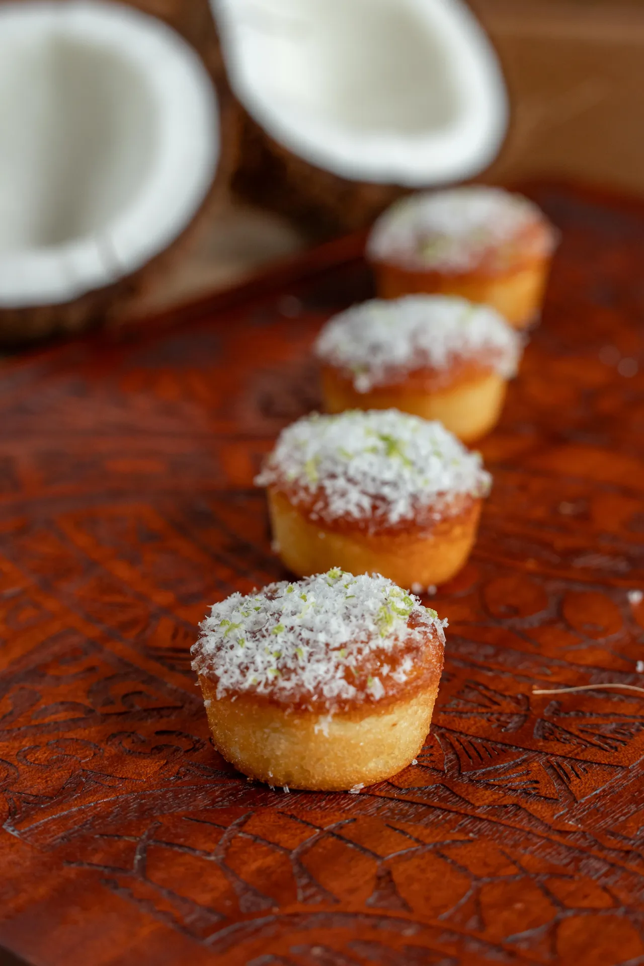 Small cakes and coconut